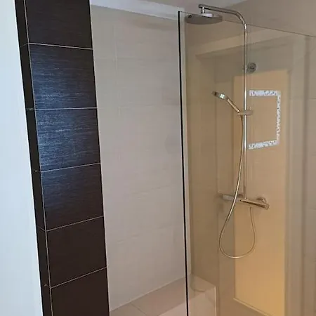 Spacious Modern 3 Bedroom Aparment Prague Exterior photo